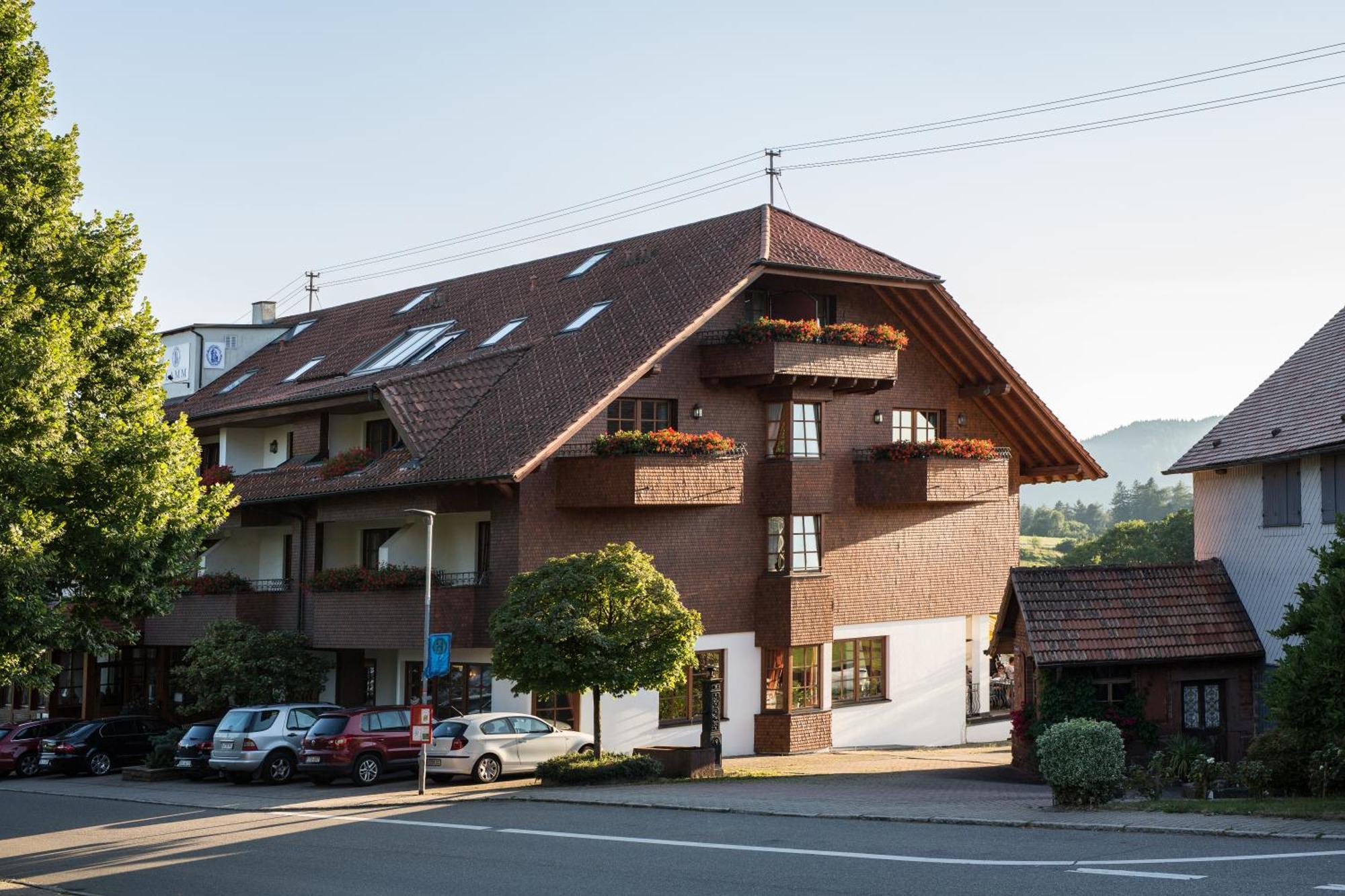 Hotel Restaurant Vinothek Lamm Bad Herrenalb Exterior photo