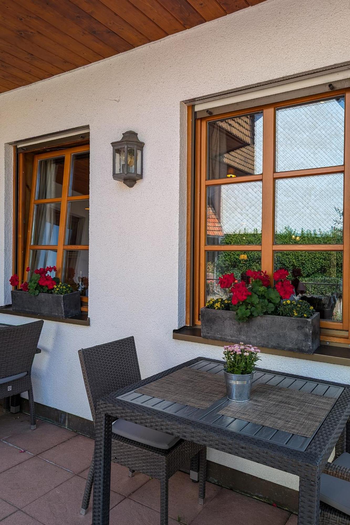 Hotel Restaurant Vinothek Lamm Bad Herrenalb Exterior photo