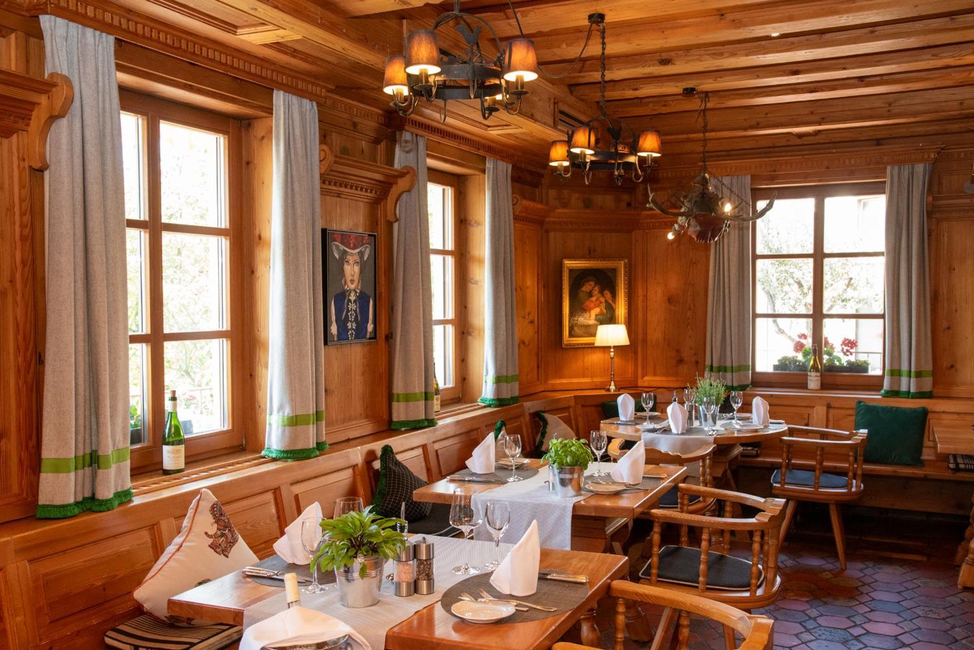 Hotel Restaurant Vinothek Lamm Bad Herrenalb Exterior photo